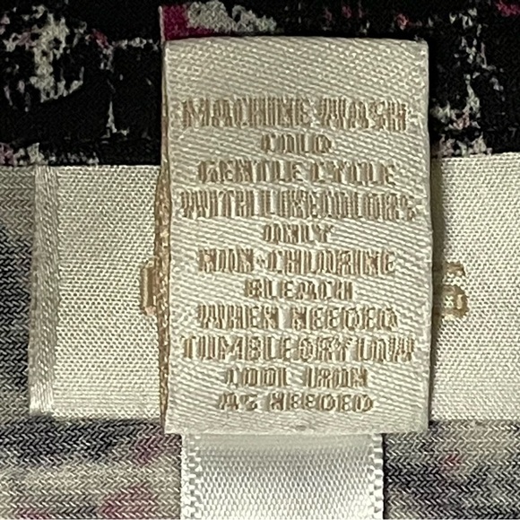 Chico's Multi-Color Abstract Print V-Neck Blouse - Chico's Sz 0 / US Sz S/4 - Picture 12 of 14